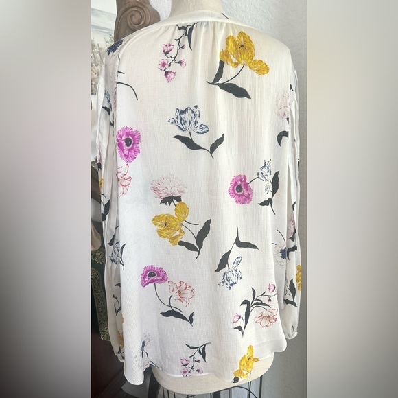Ann Taylor Spring Floral Print Women's Top Size L - Picture 2 of 3